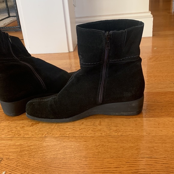 La Canadienne suede boots - Picture 7 of 7